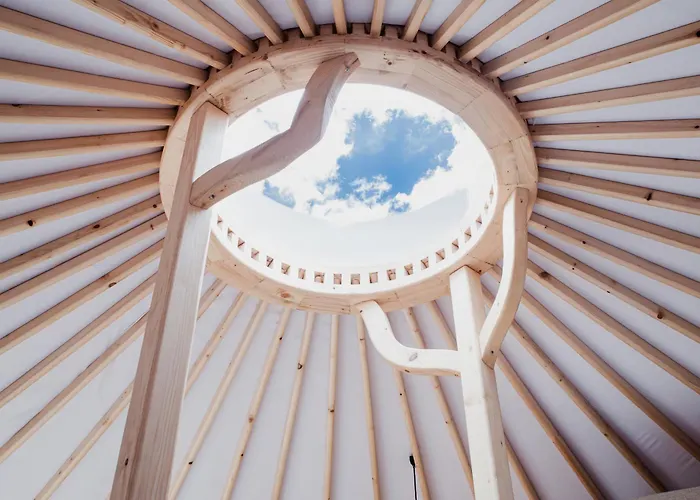 אוהל מפואר Gajurta